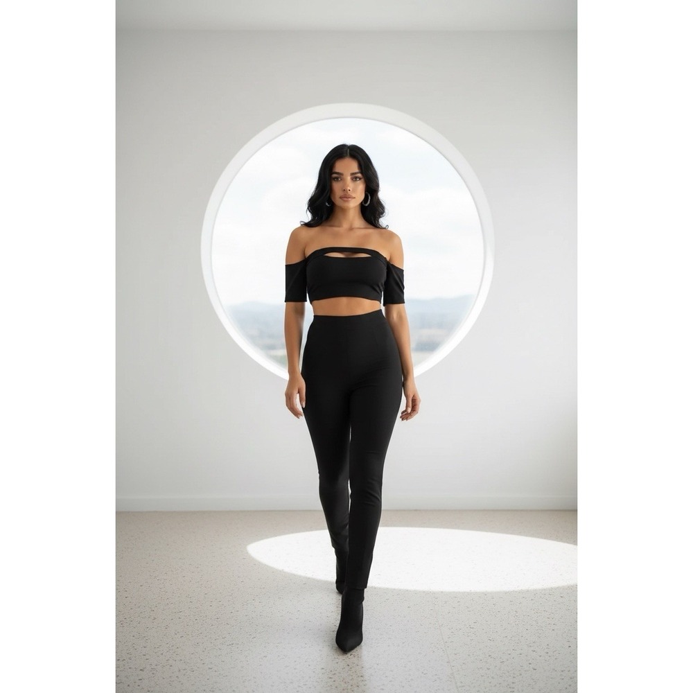Heiress Beverly Hills Black Cut-Out Off-Shoulder Short Sleeve Cropped Top XL